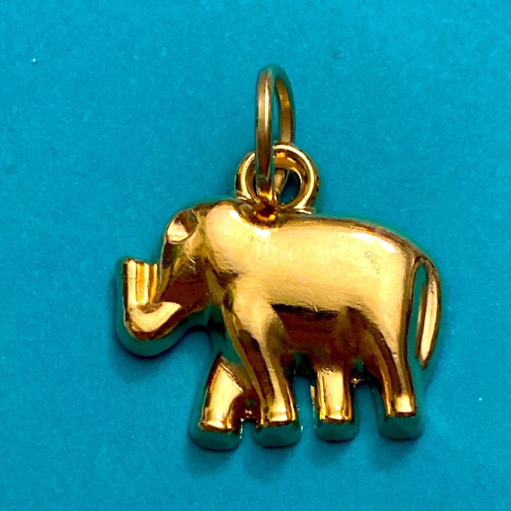 5/$10❤️❤️❤️New Rose Gold Toned Alloy Trunks Up Elephant Charm Pendant